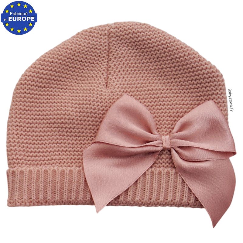 Bonnet tricot avec noeud