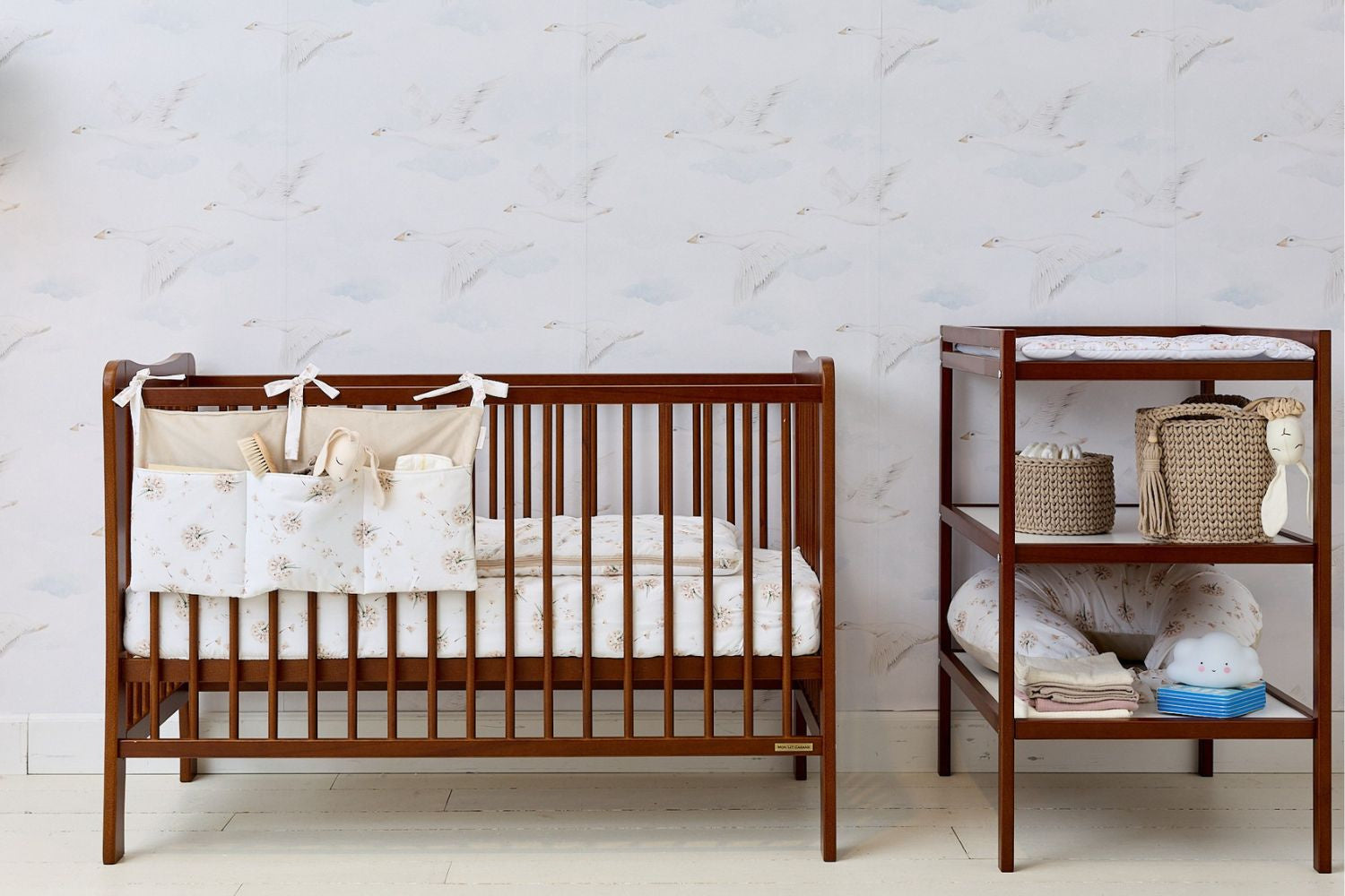 Lit bébé Sasha vintage avec sommier réglable